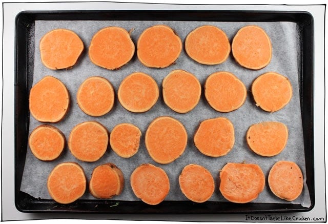 Easy DIY Sweet Potato Dog Chews, just like the store-bought treats but a fraction of the price. Dogs love these and they make a great gift! #itdoesnttastelikechicken