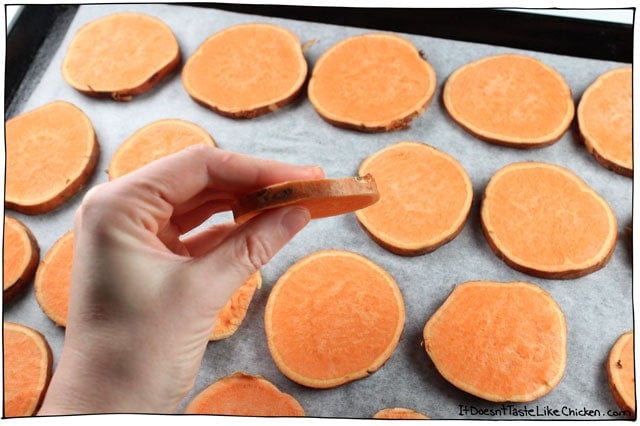 Easy DIY Sweet Potato Dog Chews, just like the store-bought treats but a fraction of the price. Dogs love these and they make a great gift! #itdoesnttastelikechicken
