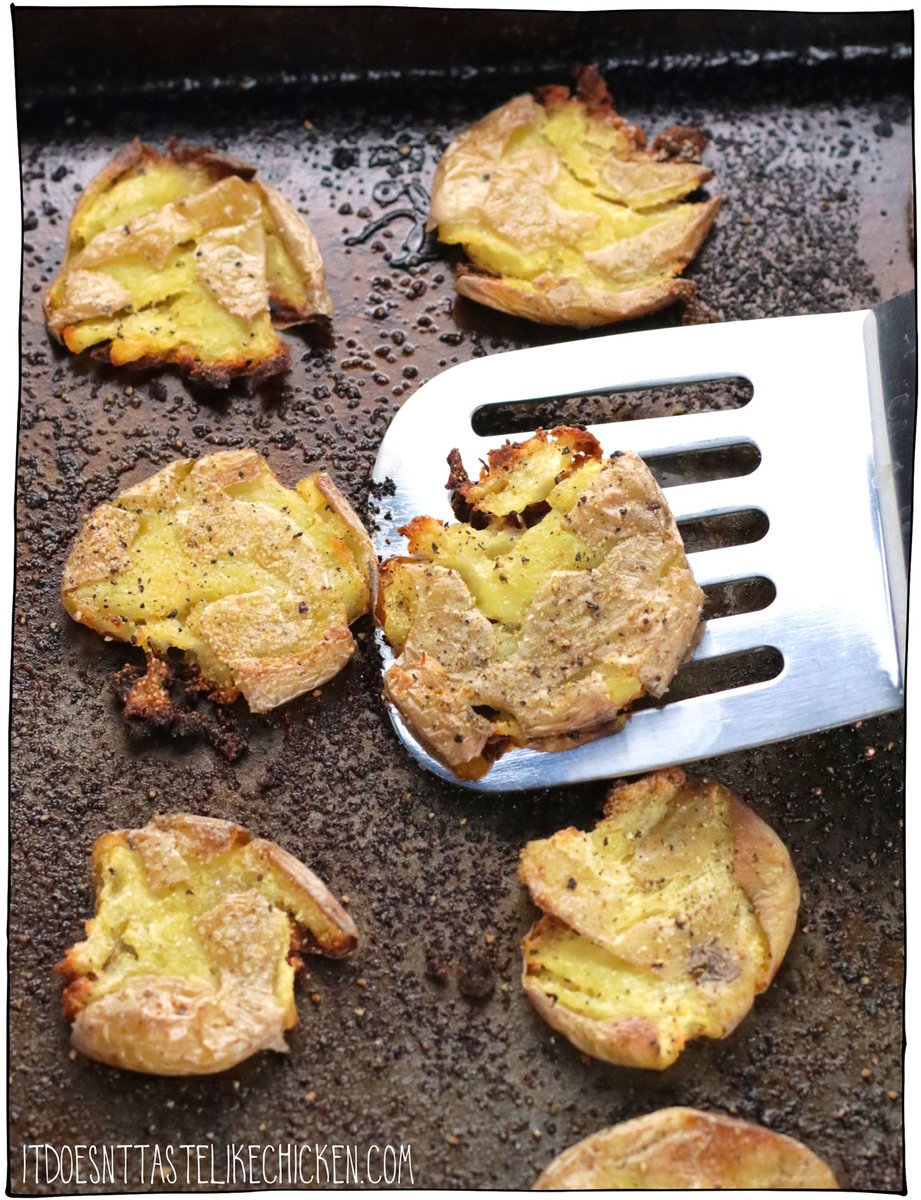 I present to you: Easy Smashed Potatoes! These crispy, garlicky, delicious little bites are so delectable and easy to make! Perfect as a side dish, game day appetizer, or a quick and easy vegan snack that will please everyone!