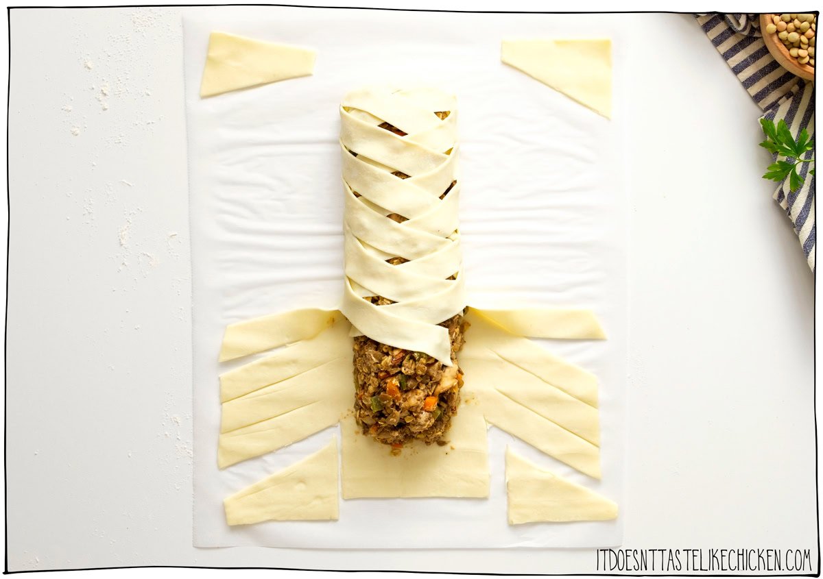 Weave the puff pastry.