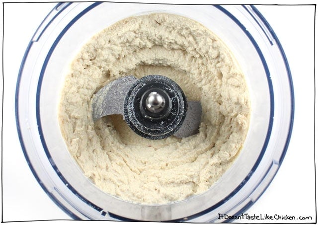 Classic Vegan Baked Ziti. This delicious pasta bake is layered with a simple homemade tomato sauce and my an easy vegan ricotta recipe. Perfect for a dinner party, special Sunday dinner, potluck, or just a night when you feel like you need to good ol’ fashioned home cooking. #itdoesnttastelikechicken