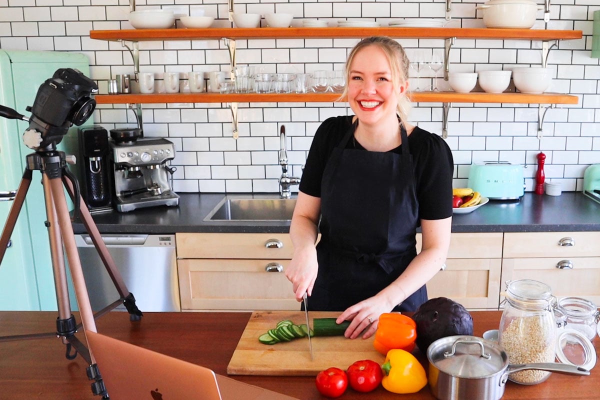 Discover quick and easy vegan recipes loved by millions! From comfort food to healthy eats, our approachable plant-based dishes make cooking delicious meals a breeze. Perfect for busy cooks and vegan beginners!