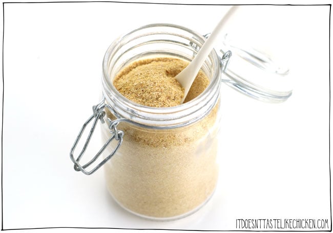 Tofu Scramble Spice Mix! Just 5 ingredients to make your own homemade spice mix that will make your tofu taste like eggs! Make ahead and have it ready to go so breakfast will be ready in a jiffy! #itdoesnttastelikechicken #vegan #tofu